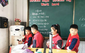 昆山彩神8888携手上海弘梅小学安装净水器,提升校园饮水品质!